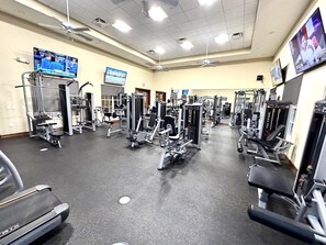 Fitness facility - Great Location - 2 Bed 2 Bath - 15 mins from Beach - New Furnitures (Fort Myers)