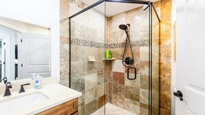 Towels - Enchanting, this four-bedroom, three-bath home promises stunning sunset views every evening. (Marco Island)