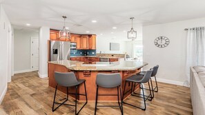 Unclassified image, 4 of 23, button