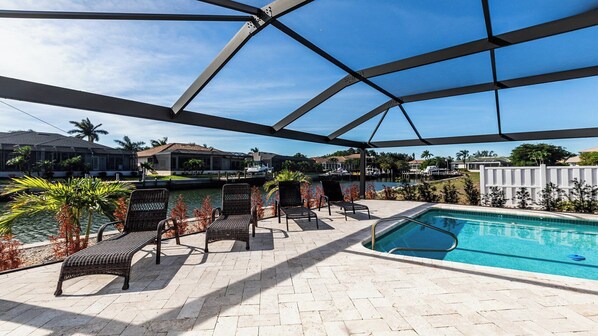 Unclassified image, 1 of 23, button