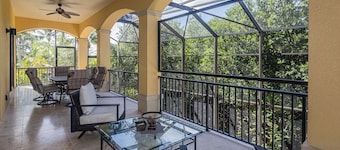 Coastal Paradise Awaits: Luxurious Beachside House with Top-Notch Amenities