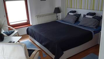 2 chambres, fer et planche Ă repasser, Wi-Fi, draps fournis