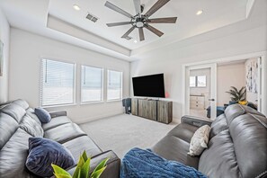 TV, fireplace, stereo, offices