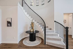 Interior - Stunning Dog-Friendly Home in Austin (Austin)