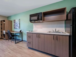 Desk, laptop workspace, free WiFi, bed sheets