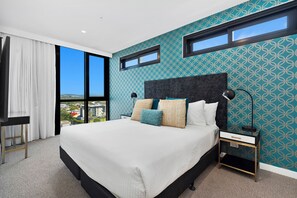 Individuell eingerichtet, Schreibtisch, schallisolierte Zimmer