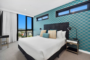 特色家居、办公桌、隔音、折叠床/加床（额外收费）