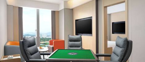 Deluxe Suite, 1 King Bed, Non Smoking