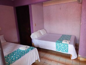 Superior Double Room, Balcony | Free WiFi, bed sheets - Hotel Casa Lucina (Zihuatanejo)