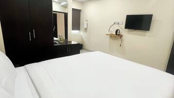 Comfort Double Room, City View | Soundproofing, free WiFi