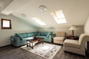 Living area - Your peacefull oasis and spacious 5-bedroom villa in the heart of Sarajevo (Sarajevo)