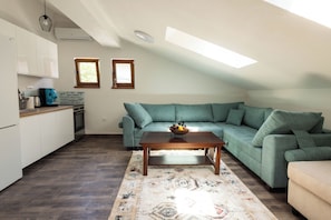 Living area - Your peacefull oasis and spacious 5-bedroom villa in the heart of Sarajevo (Sarajevo)