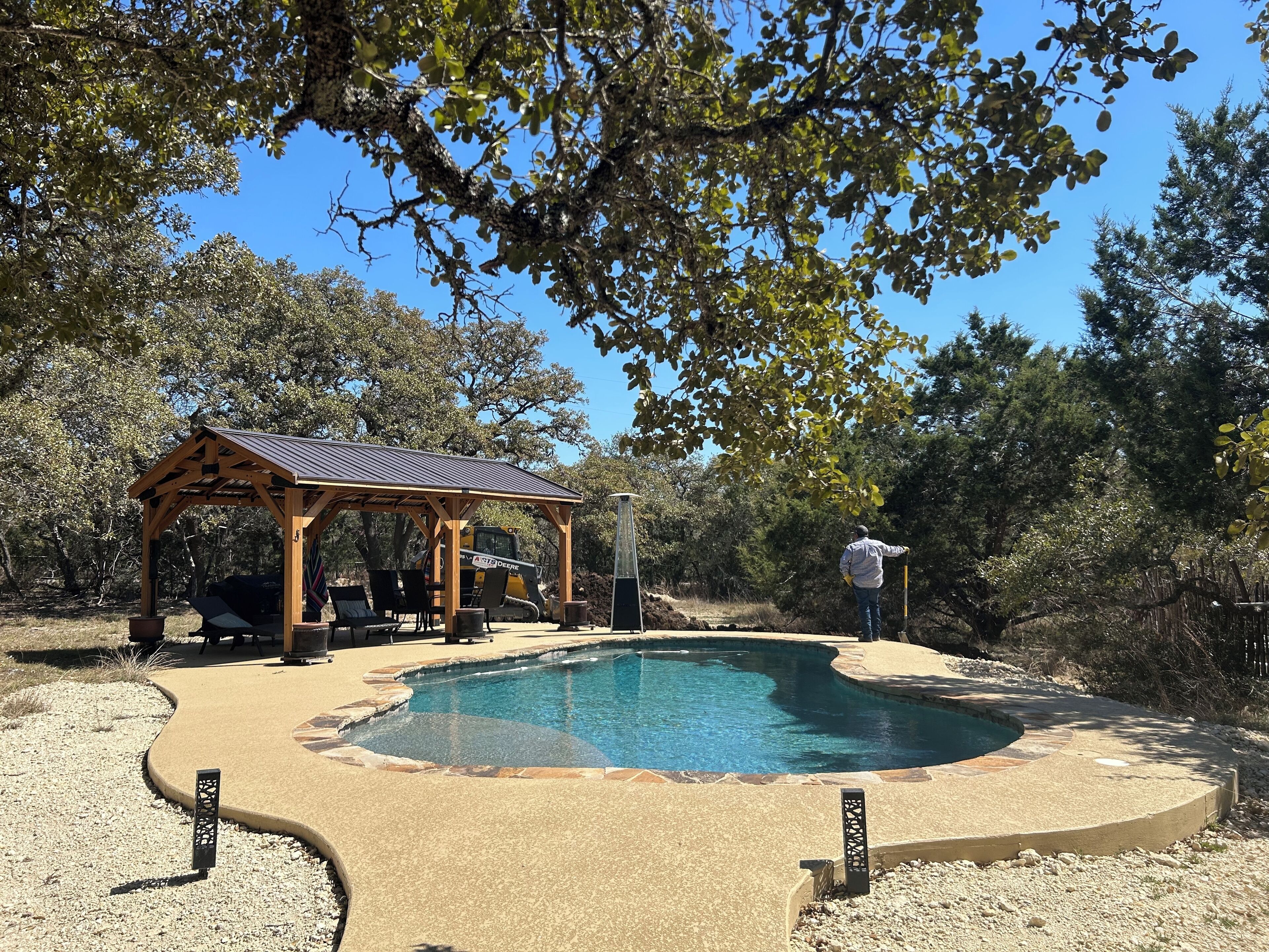 حمّام سباحة خارجي