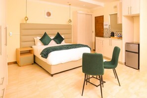 Deluxe Double Room | Free WiFi, bed sheets - clouds 52 lodge (Johannesburg)