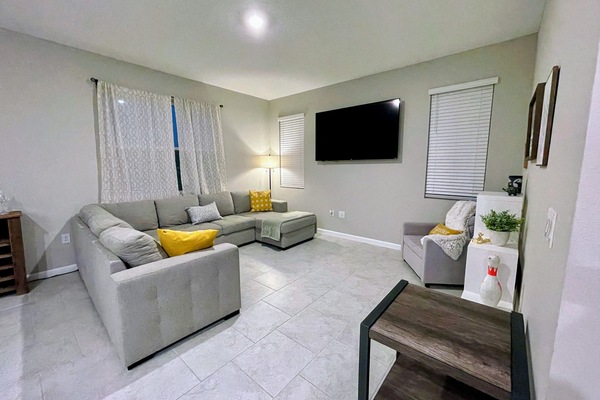 Smart-TV, Videospiele, DVD-Player, Bücher