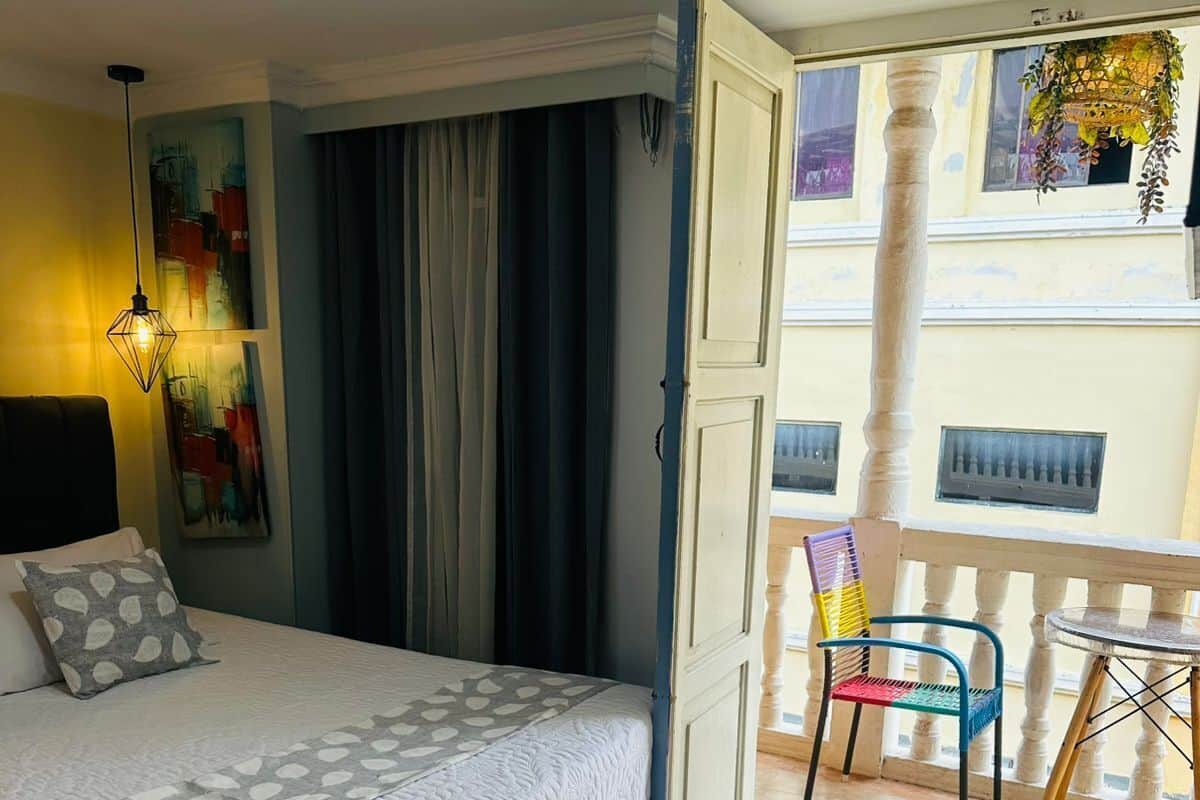 Camera familiare, balcone | Minibar, Wi-Fi gratuito, lenzuola