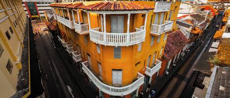 Façana frontal de l'allotjament