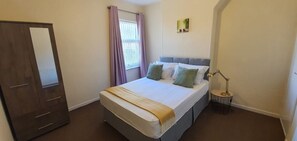 House, 3 Bedrooms, City View | 3 bedrooms - Spacious House in Stoke (Stoke-on-Trent)