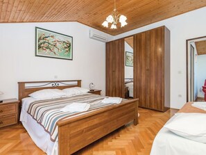 3 soverom, strykejern/-brett, wi-fi og sengetøy