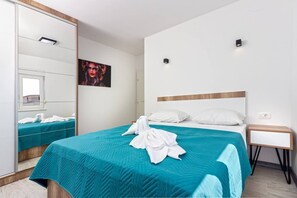 1 bedroom, Internet, bed sheets - Modern Apartments with Private Balcony - Premium One Bedroom Apartment (Kastel Novi)