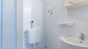 Doccia, asciugacapelli, asciugamani