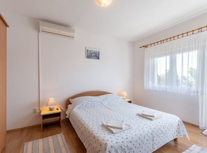 1 chambre, fer et planche à repasser, Wi-Fi, literie fournie