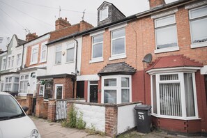 Slaapzaal, 1 slaapkamer, uitzicht op de stad | Balkon