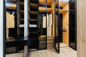 6 bedrooms, in-room safe, desk, iron/ironing board - NEW! Luxury villa Colorful with 60 sqm heated pool, 6 rooms, sauna, jacuzzi (Zmijavci)