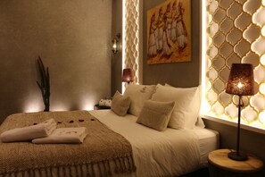 Chambre Deluxe Double ou avec lits jumeaux, 1 très grand lit, non-fumeur, vue cour intérieure