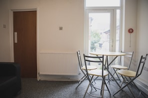 Gemeinsamer Schlafsaal, 1 Schlafzimmer, Stadtblick | Innenbereich