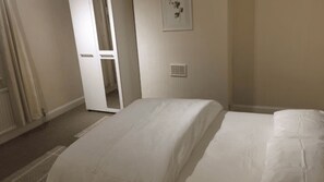 Shared Dormitory, 1 Bedroom, City View | Interior - Room in Guest Room - Big Double Room in Leicester (Leicester)
