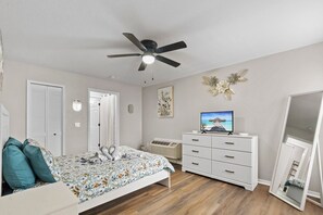 1 bedroom, iron/ironing board, WiFi, bed sheets - Cozy&Peaceful Family Getaway Near Disney and more! (Davenport)