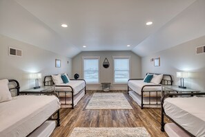 2 chambres, fer et planche à repasser, Wi-Fi gratuit, draps fournis