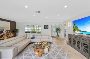 电视、桌上足球