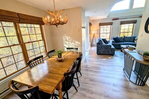 Interior - Family Fun Escape: Hot Tub, Gameroom, Fireplace, Dog Friendly, Firepits & Grill (Wintergreen Resort)