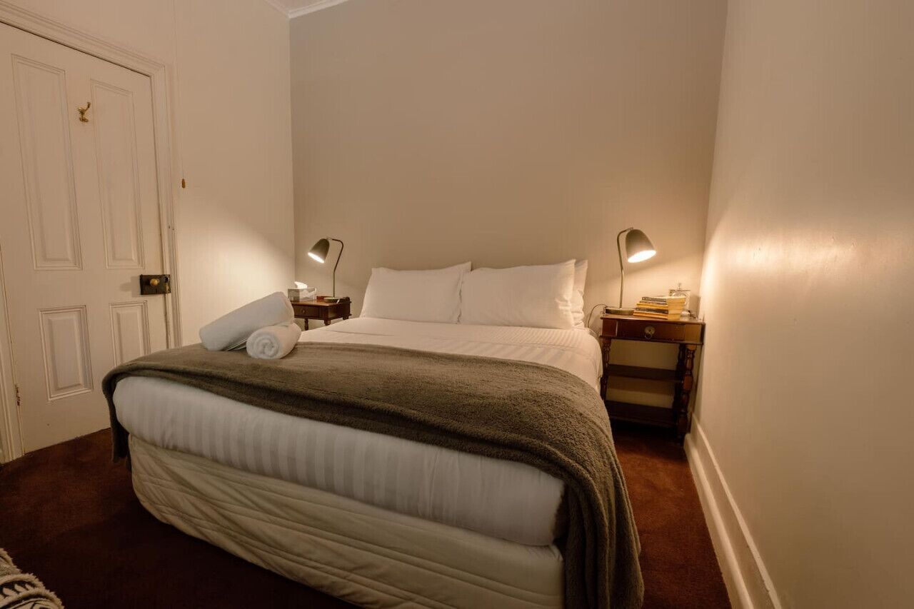 3 bedrooms, desk, iron/ironing board, WiFi