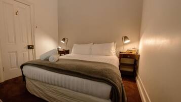 3 bedrooms, desk, iron/ironing board, WiFi