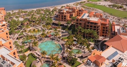 Coastal Bliss: Lavish Resort Villa with Panoramic Ocean Views