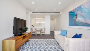 Smart TV - Lumina Bluewater Retreat (Melbourne)