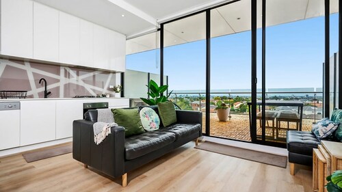 Stylish Urban Retreat Prime Location