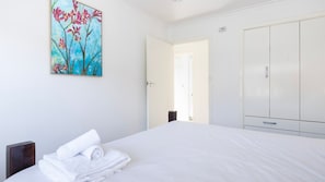 1 bedroom, desk, free WiFi, bed sheets