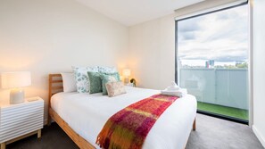 2 bedrooms, desk, free WiFi, bed sheets