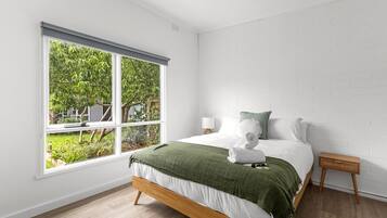 2 bedrooms, desk, free WiFi, bed sheets