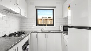 Fridge, microwave, oven, stovetop - Rosebud Beachfront Haven Coastal Bliss Four (Capel Sound)