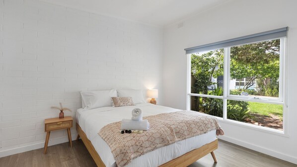 2 bedrooms, desk, free WiFi, bed sheets