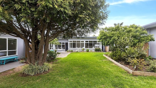 Rosebud Beachfront Haven  Coastal Bliss Two