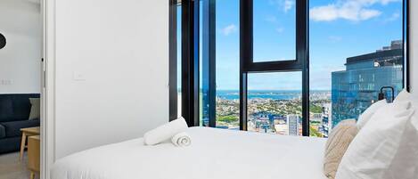 2 bedrooms, desk, free WiFi, bed sheets