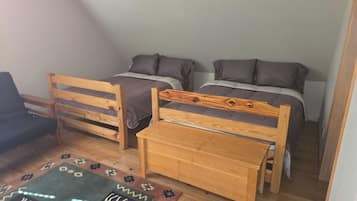 5 bedrooms, WiFi, bed sheets