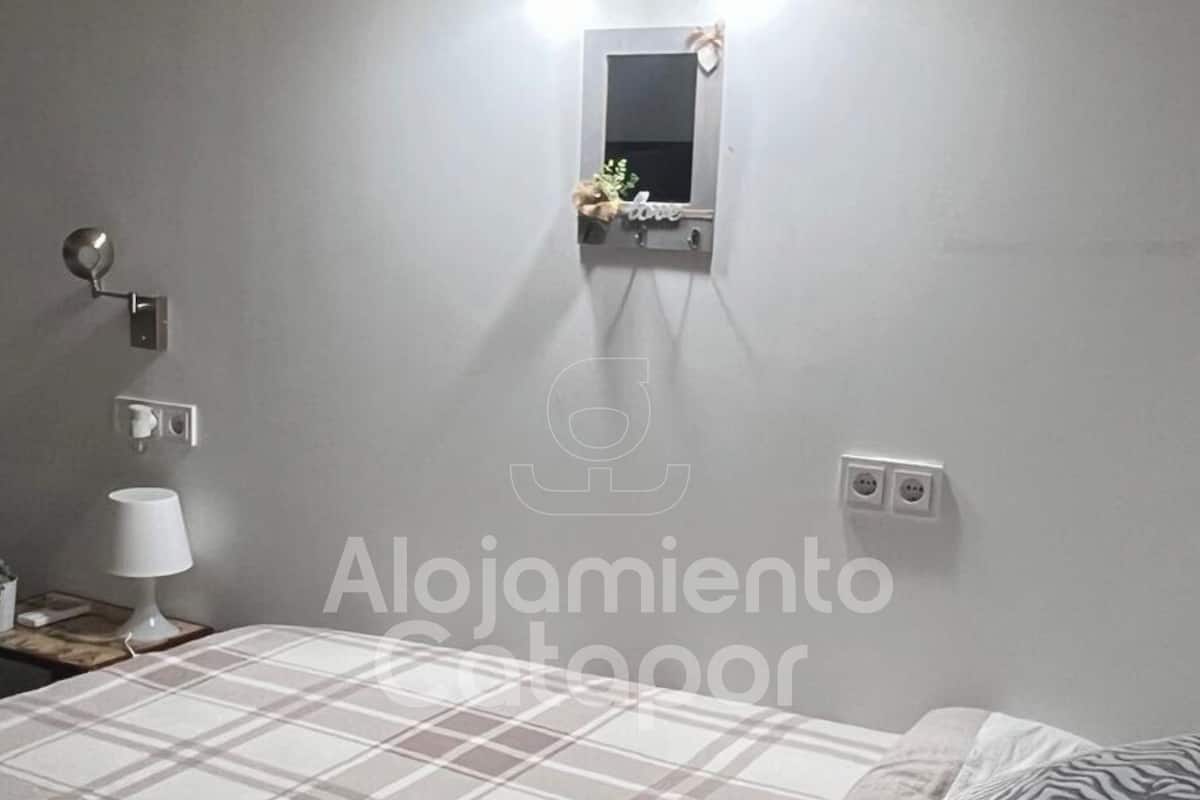 Traditional Studio, Courtyard View | Down duvets, free WiFi