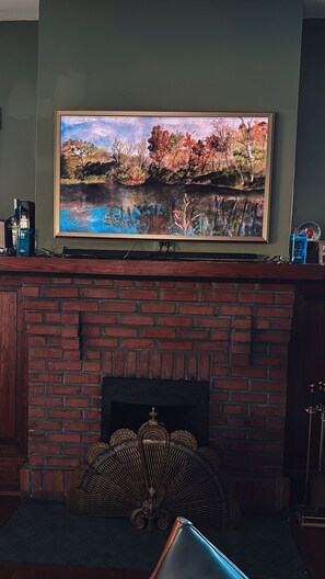 Interior - Timeless 1915 Craftsman Retreat – Vintage Charm with Modern Comfort (Sherman)
